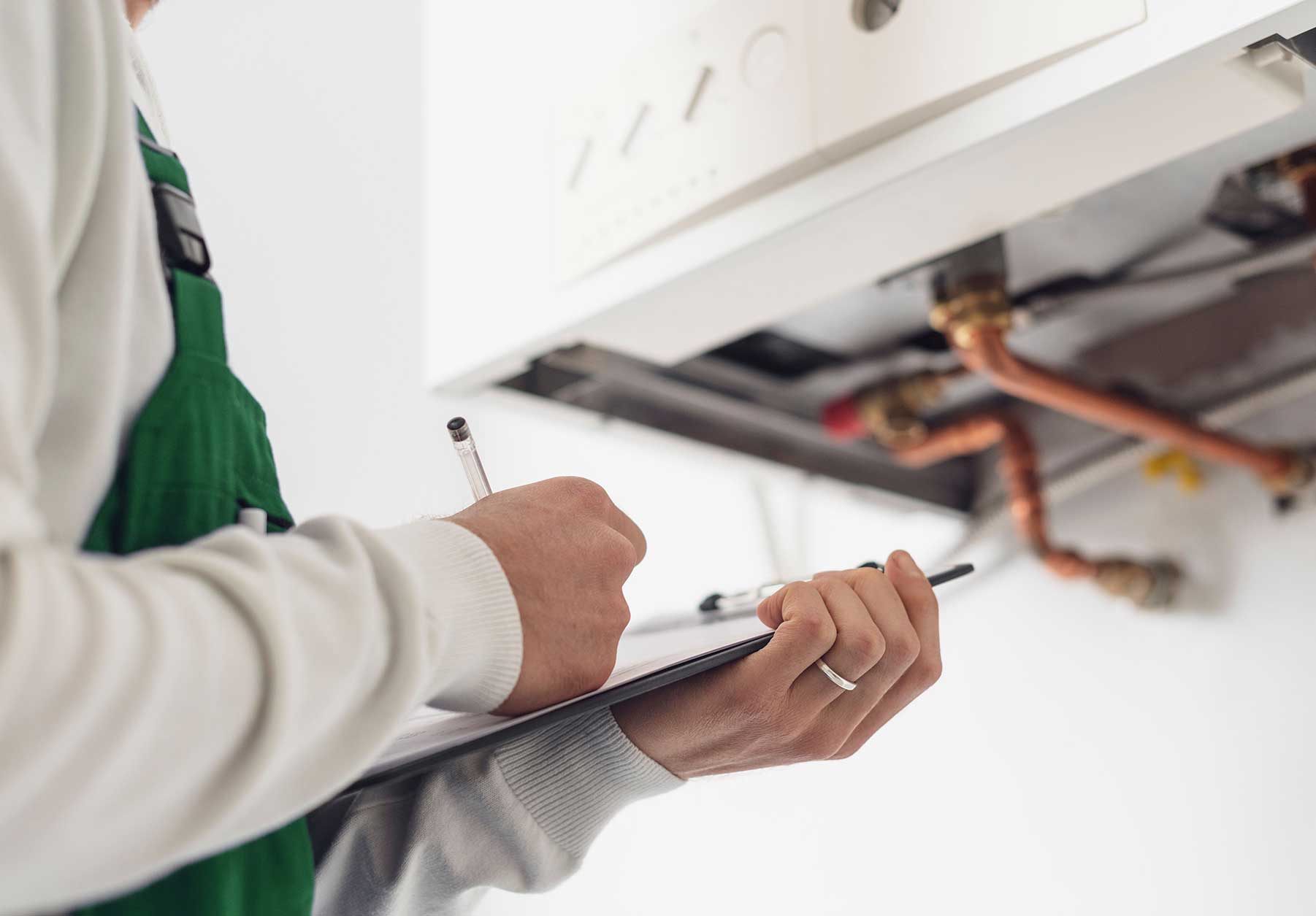 Heating Engineer with Installation Check List
